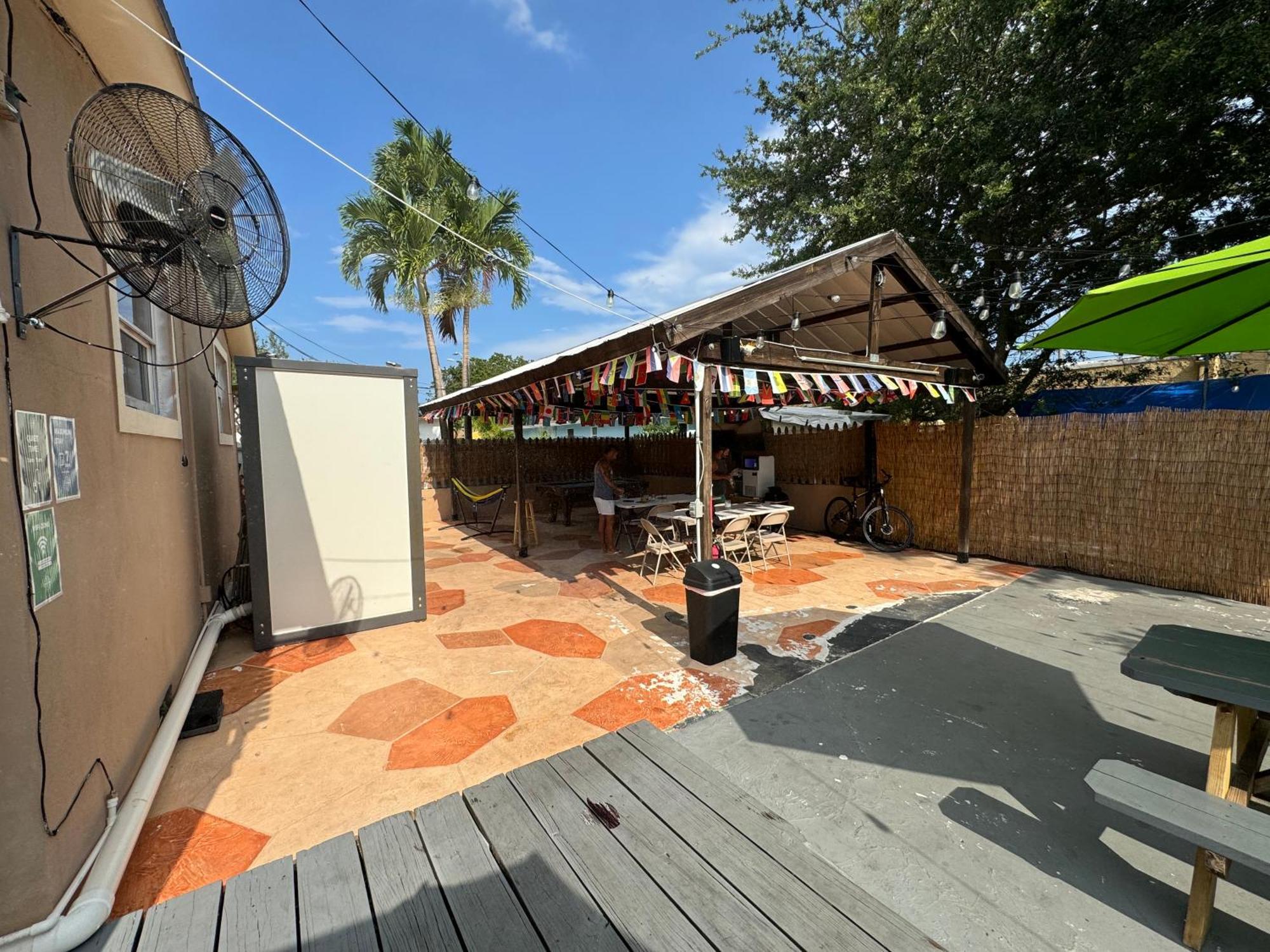マイアミ Wynwood Bedsホステル エクステリア 写真